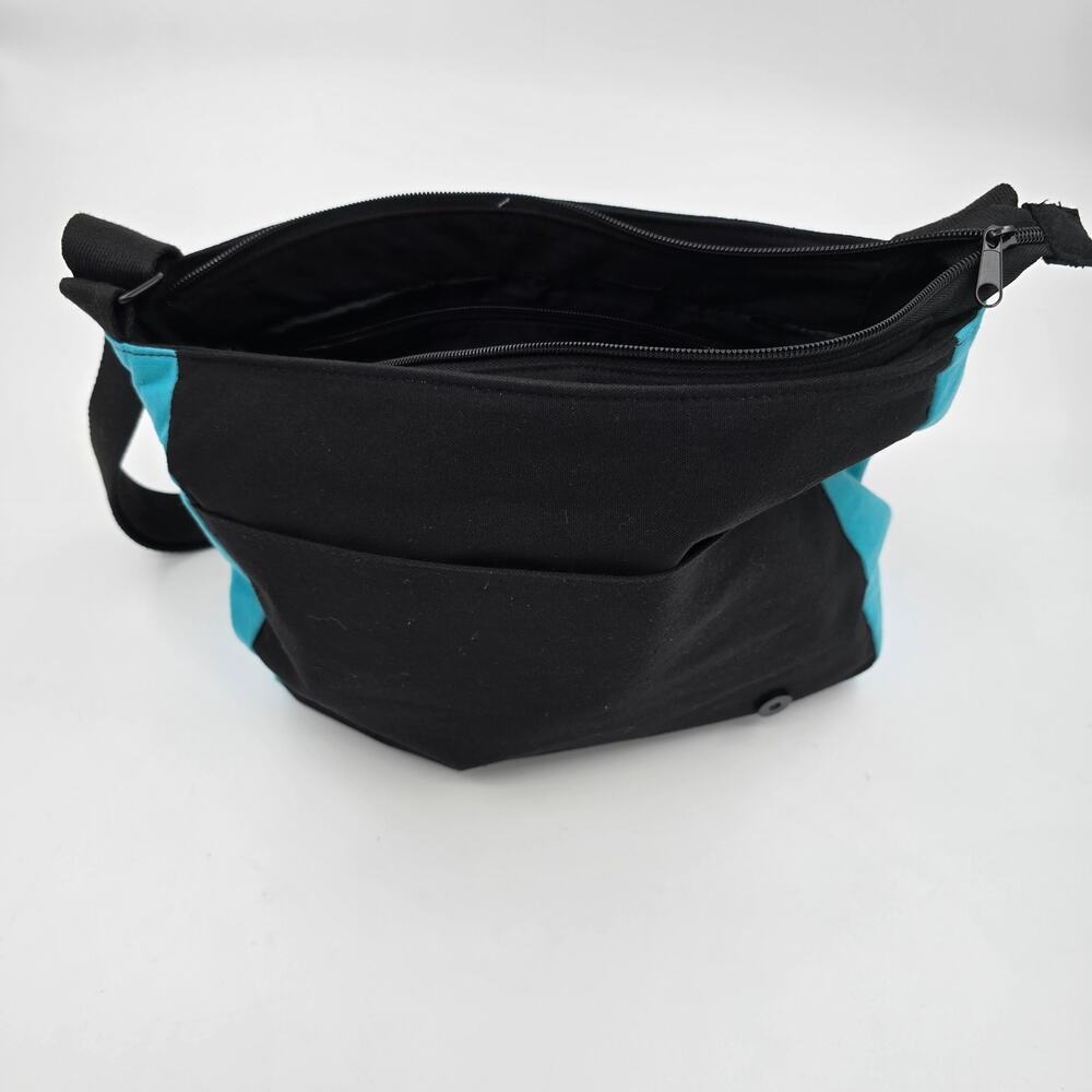 Hatsune Miku Reaching Messenger Bag - NWOT - Picture 6 of 11